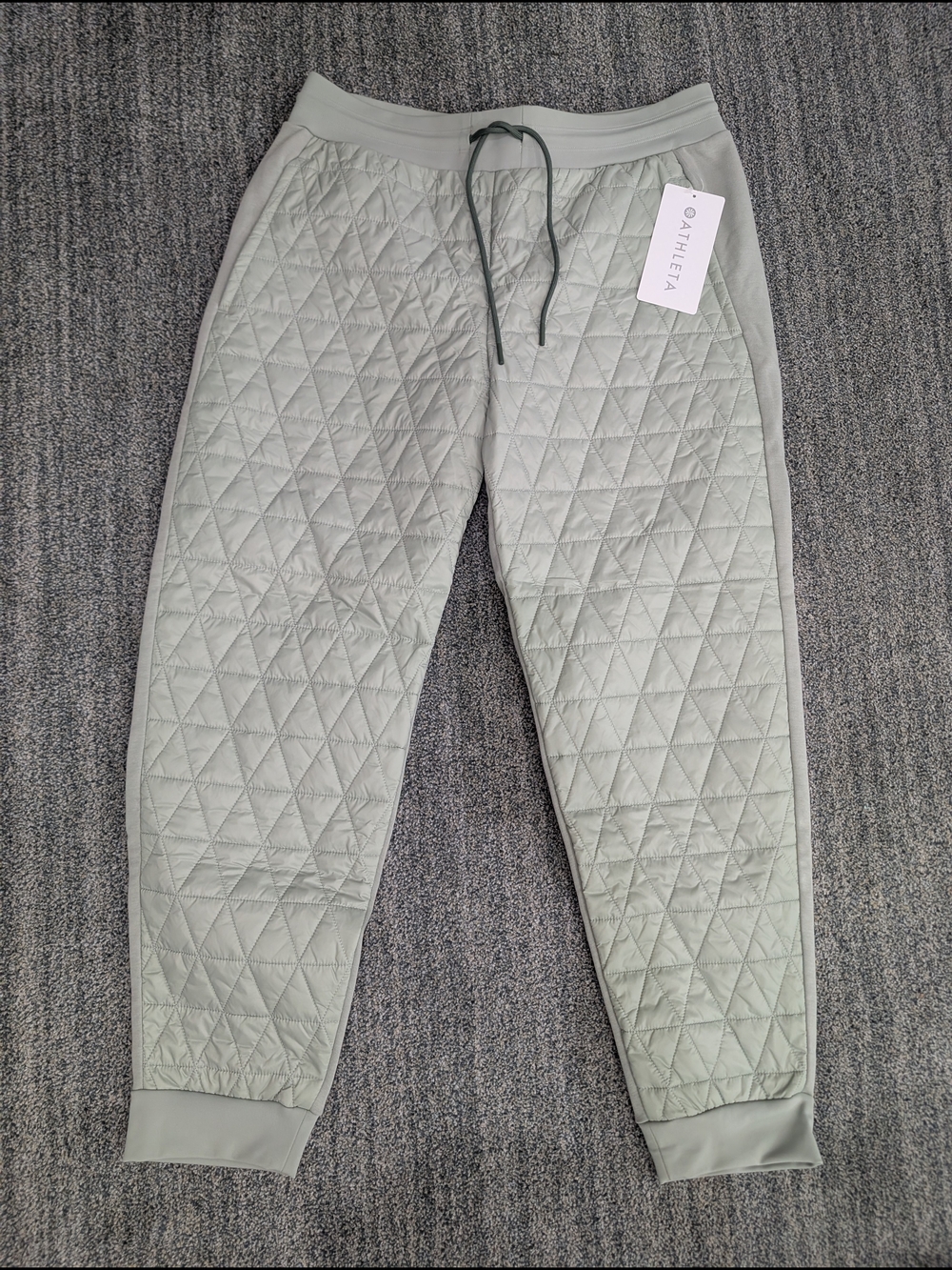 NWT Athleta Solstice Quilted Jogger Pants - Sage Green 10P 10 Petite
